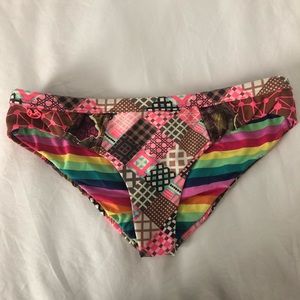 MAAJI SWIMWEAR bikini bottoms size SMALL